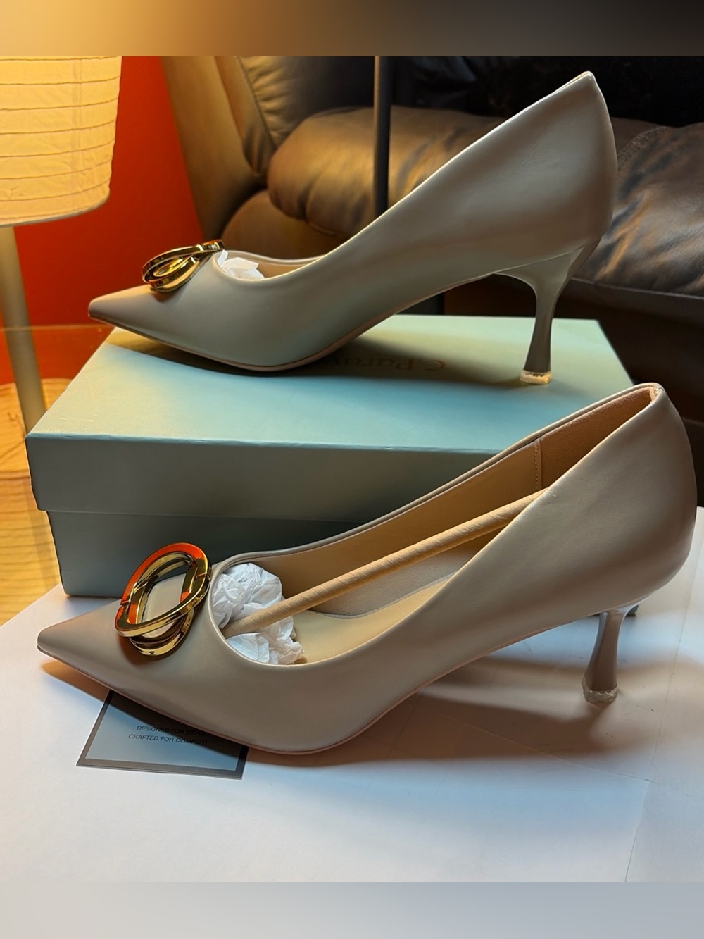 C.Paravano Women's Pumps  Kitten Heels  Pointed Toe  Low Heel  Size 11.5